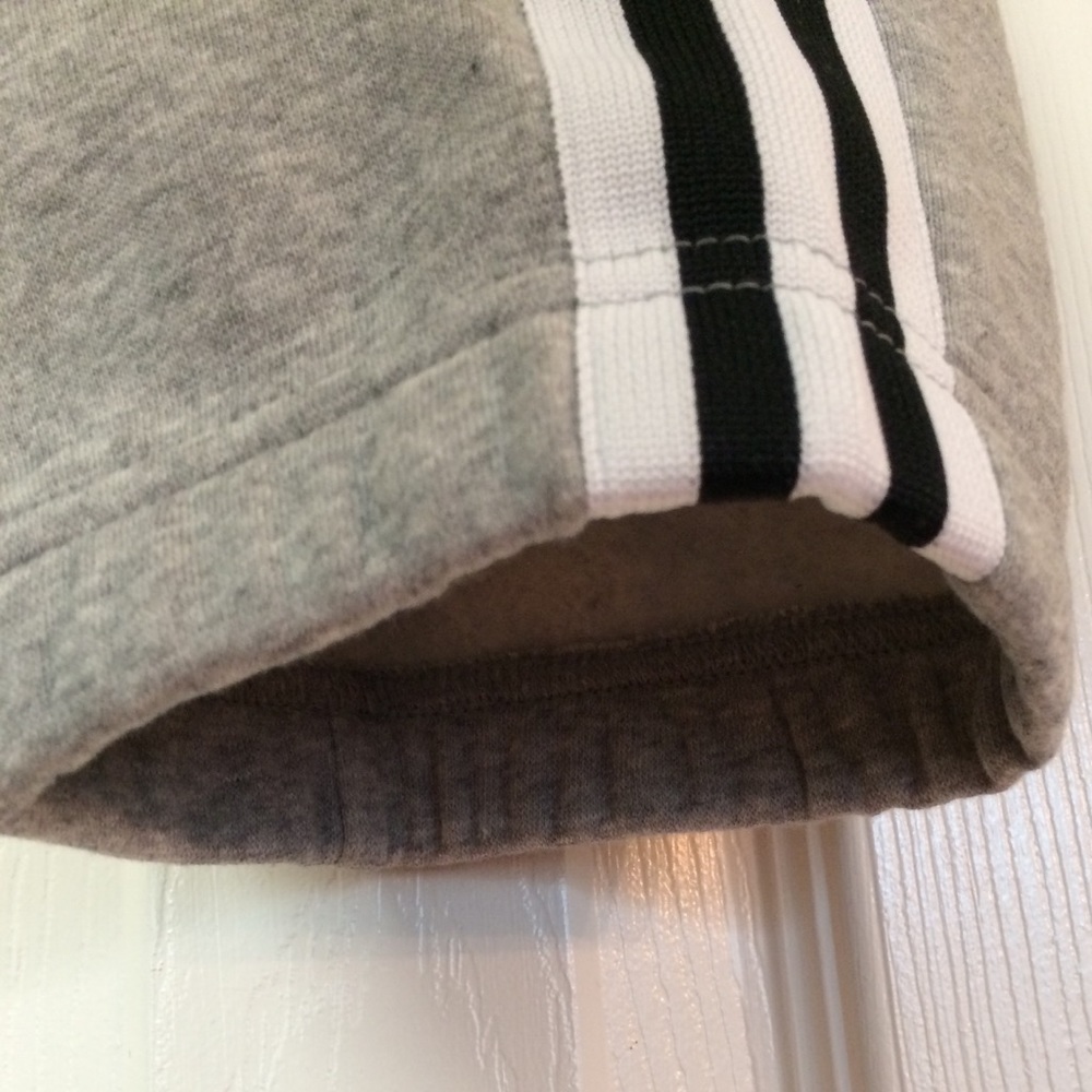 Adidas sweat pants gray & black pockets NWT - Picture 3 of 8